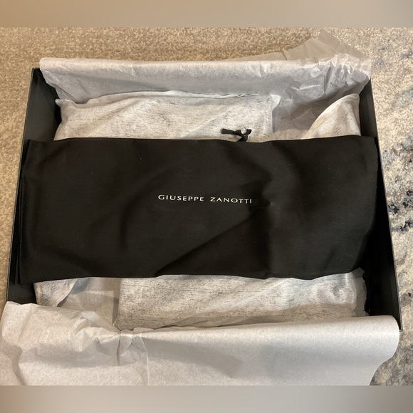 Giuseppe Zanotti Raquel Black Patent Leather Boots, Gold Trim Size 38.5 (US 8.5) - Picture 16 of 16